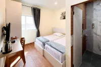 RedDoorz @ Pematangsiantar 3 Отели в г. Pondok Sayur