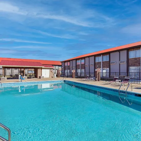 Ramada by Wyndham Bowling Green