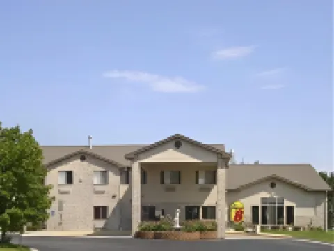 Super 8 by Wyndham Big Rapids Hotels in Mecosta County