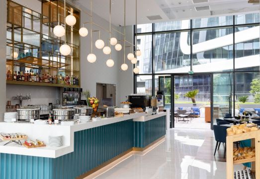 쉐라톤 니스 수영장 전경