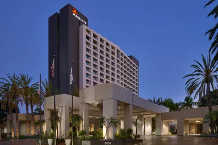 San Diego Marriott Mission Valley Отели рядом с достопримечательностью «Гора Коулс»