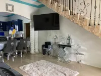 1 Bedroom Blissful Retreat - A C & Private Garden Các khách sạn gần NAYGAMOUT BMX PARK