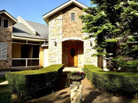 British House Rondo Отели рядом со станцией JR Takaku station