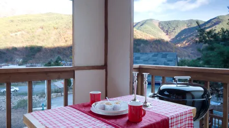 Miryang Casa Agio Pension Отели рядом с достопримечательностью «Eol-Eumgol»