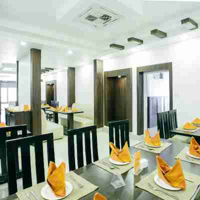 OYO 11474 Gangaur Regency Boutique Hotel Dining/Meeting Rooms