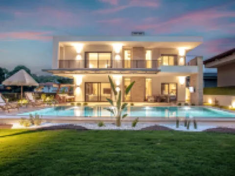 Spacious 4Br Villa Perfect for Families & Friends Hotels in Hisaronu