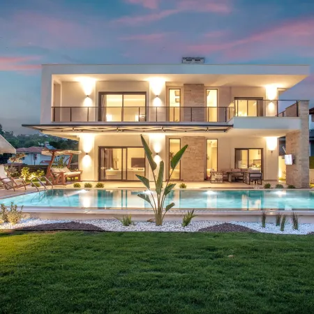Spacious 4Br Villa Perfect for Families & Friends