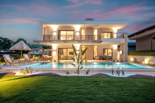 Spacious 4Br Villa Perfect for Families & Friends -  case vacanza in affitto
