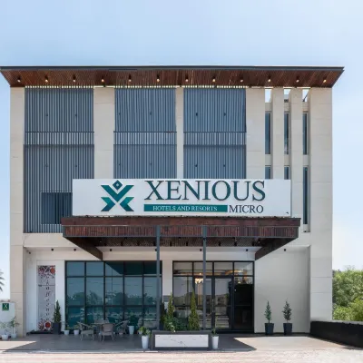 Xenious Micro Отели рядом с достопримечательностью «Колледж Хальса»
