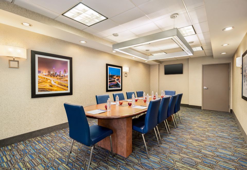 Holiday Inn Express Hotel & Suites FredericksburgOver view