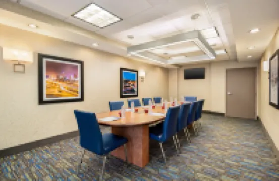 Holiday Inn Express & Suites FREDERICKSBURG by IHG