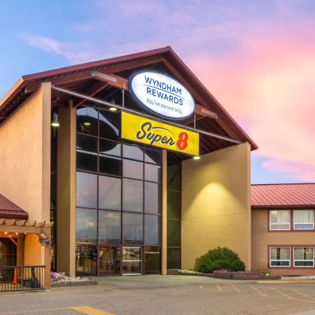 Super 8 by Wyndham Sherwood Park/Edmonton Area