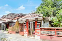 OYO 94000 Omah Citra Genia Homestay Ξενοδοχεία στην πόλη Sleman Regency