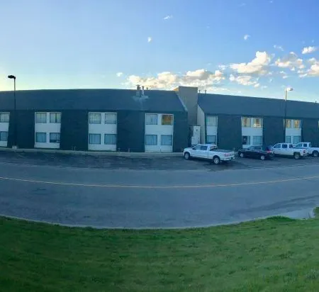 Crestwood Hotel