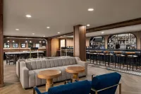 Crowne Plaza LOUISVILLE AIRPORT EXPO CTR by IHG - bar