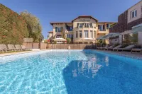 La Garoupe-Gardiole Hotels in Антіб