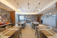 Rezen Select Hotel (Chaka Salt Lake) Hotels in Ulan