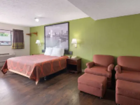 Super 8 by Wyndham Youngstown/Girard Hotels in Trumbull County