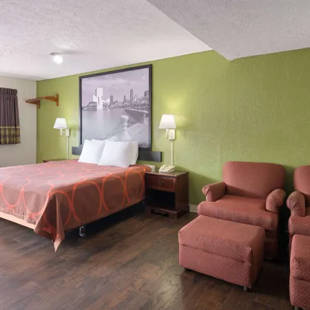 Super 8 by Wyndham Youngstown/Girard Ξενοδοχεία στην πόλη Trumbull County