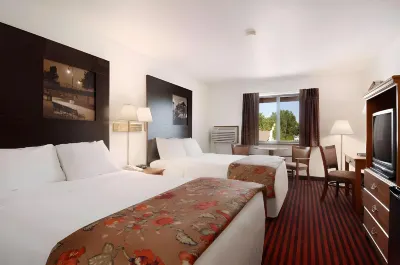 Super 8 by Wyndham la Crosse Các khách sạn ở La Cross