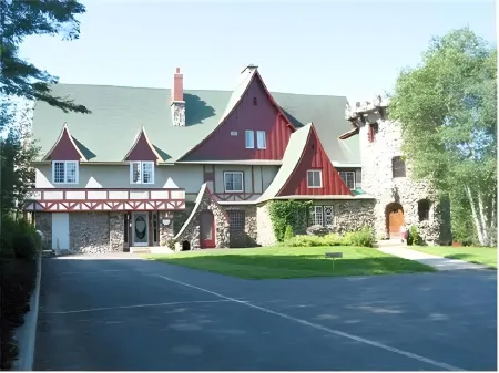 Pathsaala Inn & Restaurant