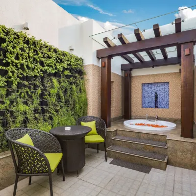 Lemon Tree Premier, Delhi Airport Hotels near Indira Gandhi Intl. Airport