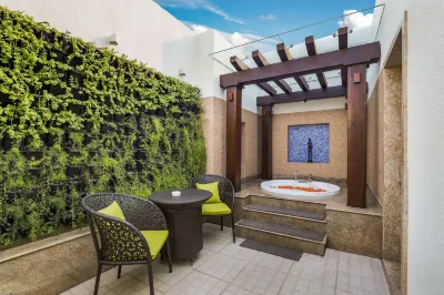 Lemon Tree Premier, Delhi Airport Hotels in Neu-Delhi