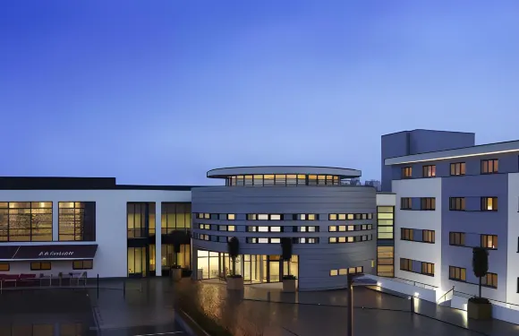 克拉爾特昂裏弗艾山谷酒店