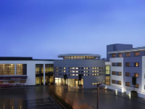 Clayton Hotel Liffey Valley Отели в г. 