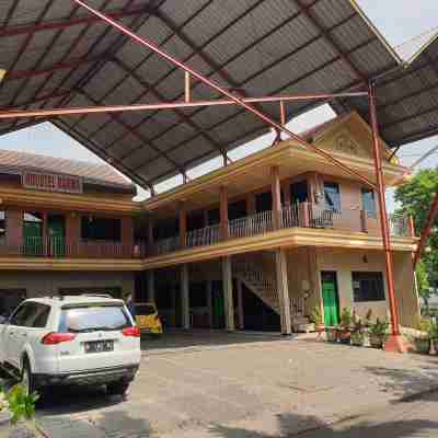 Hotel O Houstel Darma Syariah Hotel Exterior