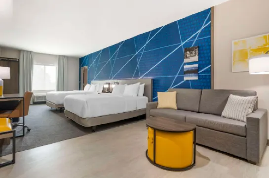 컴포트 인 & 스위트 헌츠빌, 대학교 근처