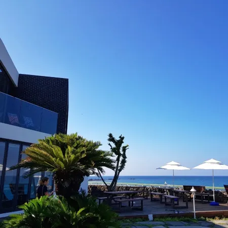 Hello Gimnyeong Отели рядом с достопримечательностью «Dangcheomuldonggul Cave»