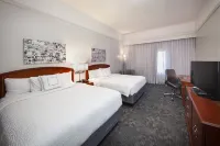 Courtyard Valdosta Отели в г. Волдоста