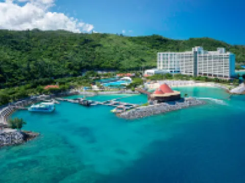 沖繩萬麗度假飯店 Blue Leaf附近的飯店