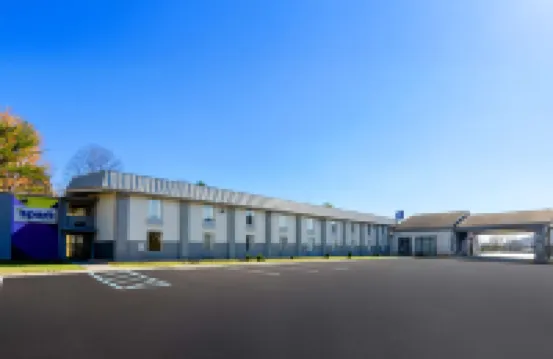 Spark by Hilton Daleville Roanoke North