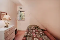 Mt. Baker Lodging - Cabin #67 - Private 2-Story Cabin with a Private Hot Tub!