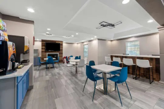 Howard Johnson by Wyndham Jackson