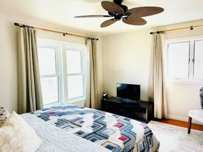Entire cozy Rollingstone apt in Mississippi Valley, just 10 min from Winona! Hotels in 
