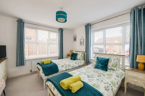 'Spire View'  New Forest Holiday Home - 3 minutes walk to the open forest