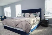 Modern Home in Trendy Neighborhood 40 from Downtown Chicago Hotels in der Nähe von Joliet Prison