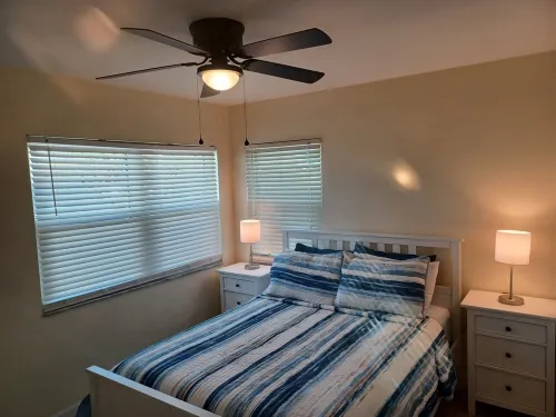 Drift Inn A, Heated Pool, Beach and Amenities, 2-3 min walk.