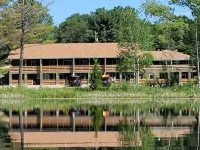 The 4th Overlook Seeps 4, In-between Crystal Mountain and Traverse City! WI-FI Hotéis em Interlochen