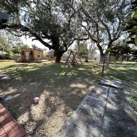 Under the Oaks Un-refined Florida Living Отели в г. Хендри