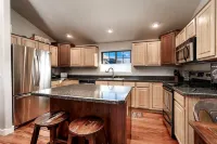 Cowboy Cabin on Cooper Hotels in Carbon County