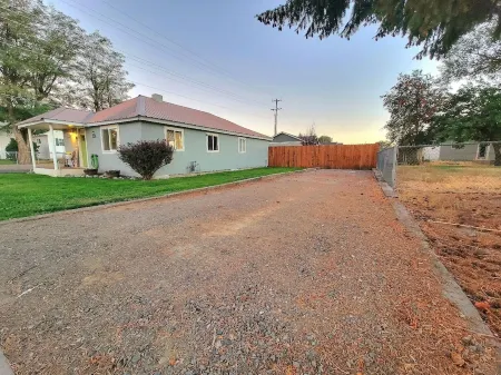 Tranquil 3 Bedroom, 2 Bath Home Near Scenic River Walk!