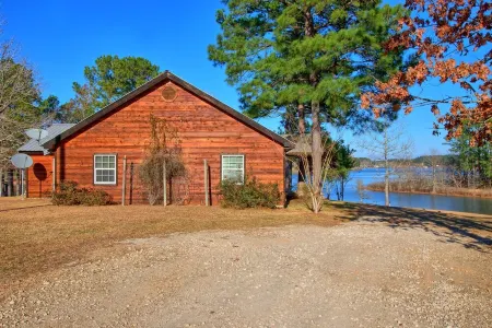 Indian Creek Villa-South Toledo Bend, TX Lakefront