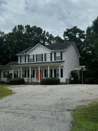 The HART of Tiger Town!  Lakefront home less than 4 miles to Clemson University Отели рядом с достопримечательностью «Дайк»