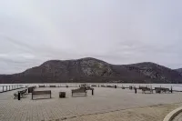 Charming Home in Cold Spring -18 mil or 30 mins drive to West Point