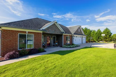 Luxury Serene Getaway w/Sparkling Pool near Ft. Moore & Callaway Gardens