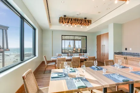 The Lodge at Gulf State Park, a Hilton Hotel Отели рядом с достопримечательностью «W Beach Blvd»